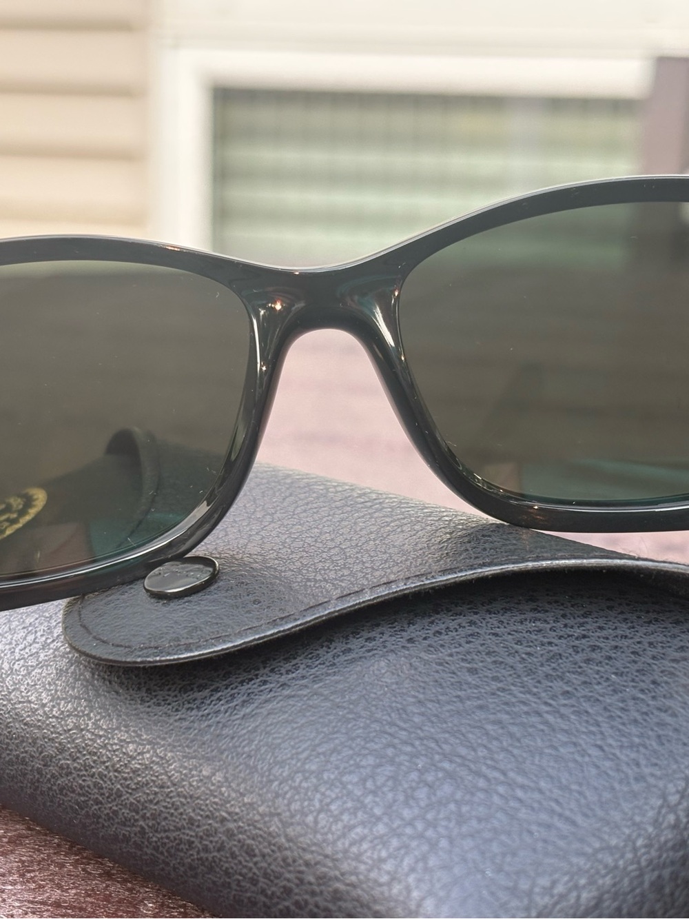 Ray-Ban Black Frame Sunglasses with Black Case / the Jackie Ohh - Picture 5 of 12